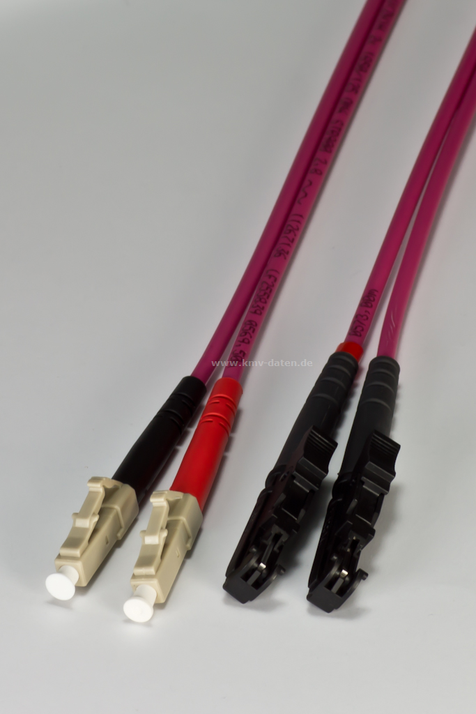 LWL Duplex Jumper-Multimode Länge: 5,0m
LC < > E2000© Faser I-VH 2G50/125µ OM4
Kabelfarbe:violett Inkl. Prüfprotokoll